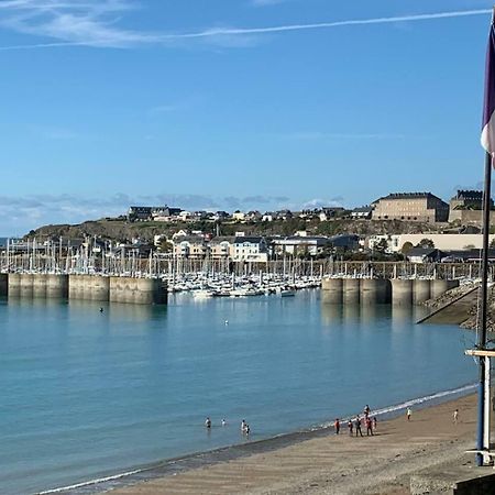 Les Pieds Dans L'Eau Acces Direct A La Plage ! 格朗维尔 外观 照片