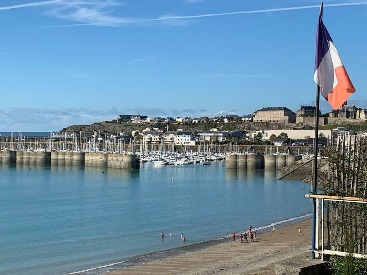 Les Pieds Dans L'Eau Acces Direct A La Plage ! 格朗维尔 外观 照片